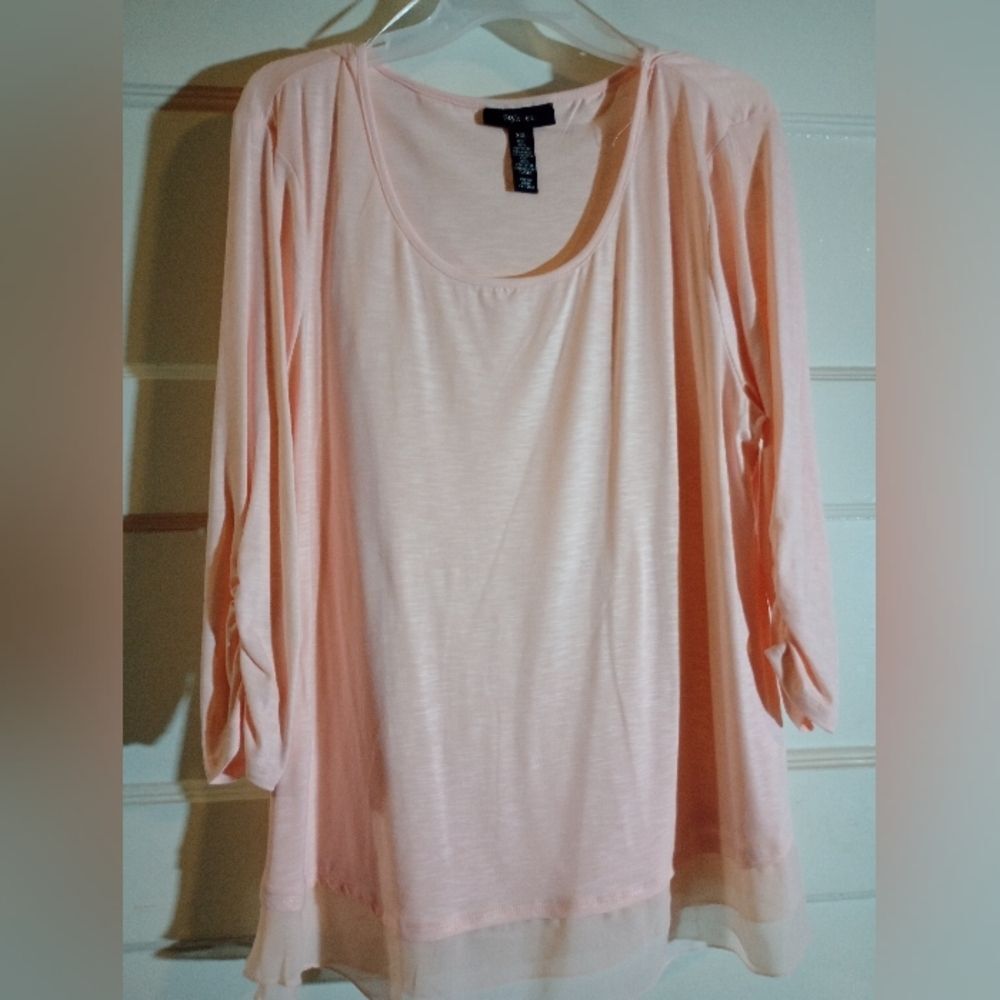 Style and company XXL women's blouse flowing peach sleeves and silky edging